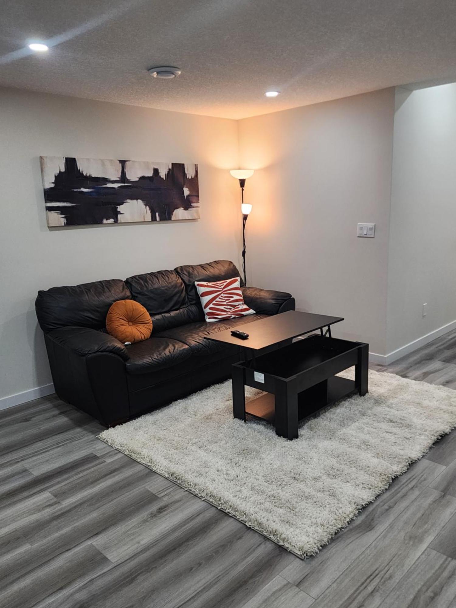 Trendy 2-Bed Oasis Awaits! Apartment Calgary Luaran gambar